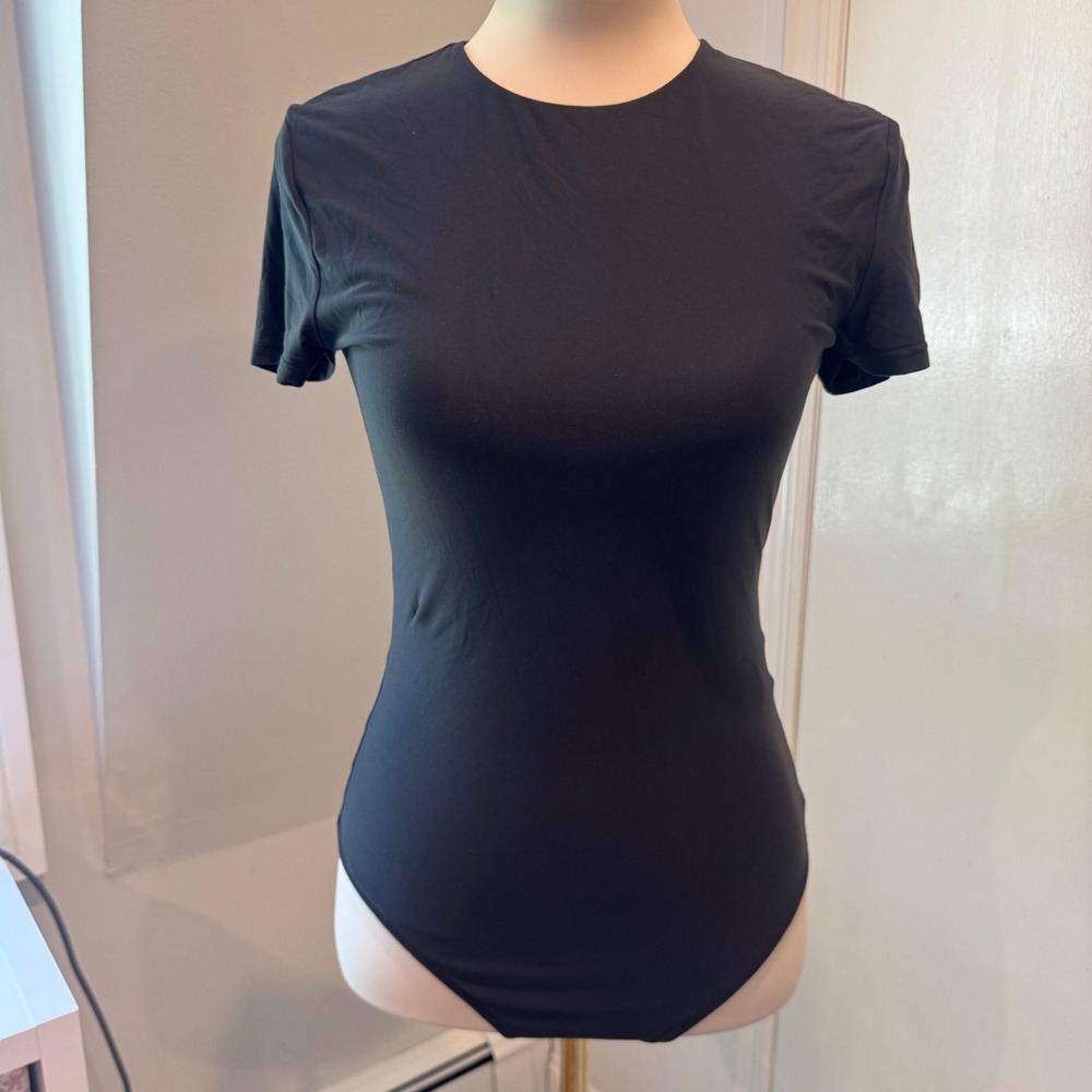 Abercrombie & Fitch Black Soft Essential Crewneck Bodysuit Slim Fit | Size M